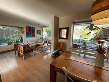 Venta / Casa / Colina