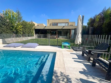 Venta / Casa / Colina