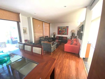 Venta / Casa / Colina