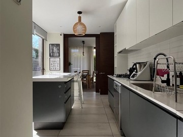 Venta / Casa / Colina