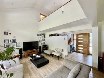 Venta / Casa / Colina