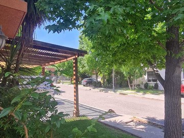 Venta / Casa / Colina