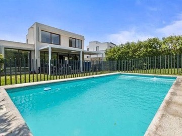 Venta / Casa / Colina