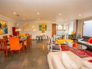Venta / Casa / Colina