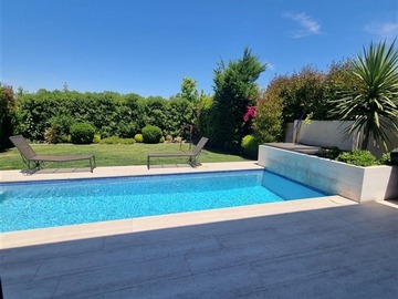 Venta / Casa / Colina