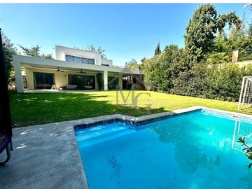 Venta / Casa / Colina