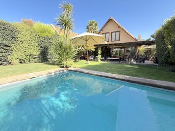 Venta / Casa / Colina