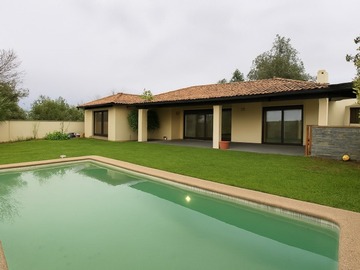 Venta / Casa / Colina