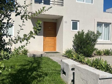 Venta / Casa / Colina