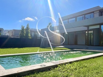 Venta / Casa / Colina