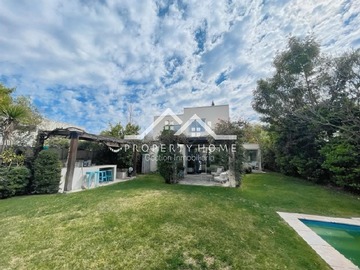Venta / Casa / Colina
