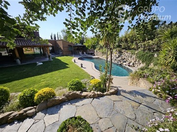 Venta / Casa / Colina