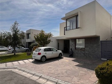 Venta / Casa / Colina