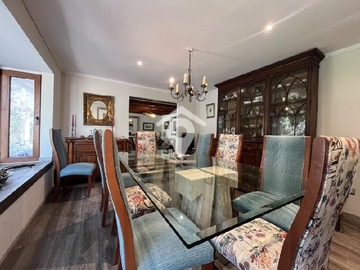 Venta / Casa / Colina