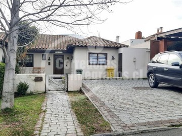 Venta / Casa / Colina