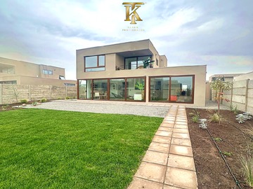 Venta / Casa / Colina