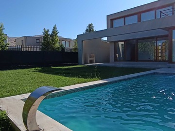 Venta / Casa / Colina