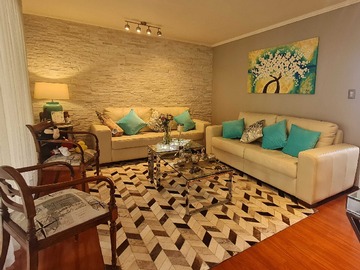 Venta / Casa / Colina