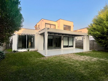 Venta / Casa / Colina