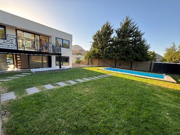 Venta / Casa / Colina