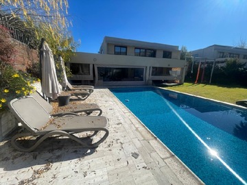 Venta / Casa / Colina
