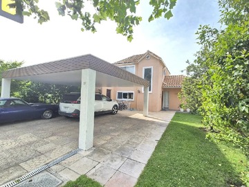 Venta / Casa / Colina