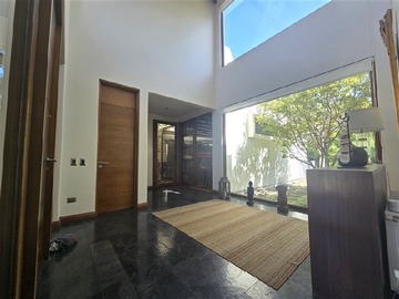 Venta / Casa / Colina