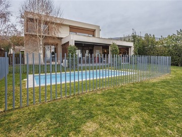 Venta / Casa / Colina