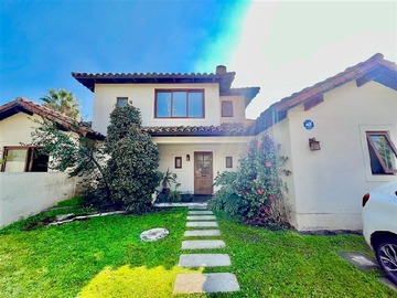 Venta / Casa / Colina