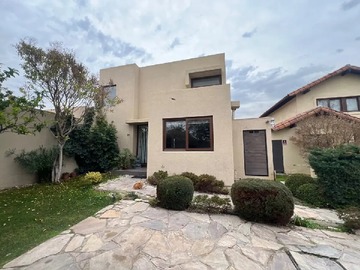 Venta / Casa / Colina