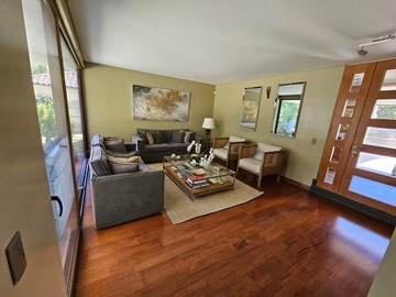 Venta / Casa / Colina