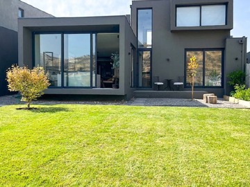 Venta / Casa / Colina