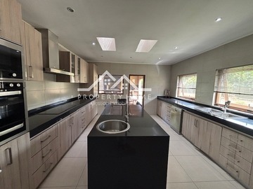 Venta / Casa / Colina