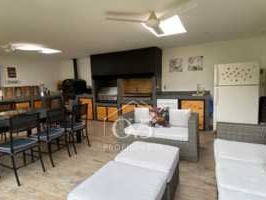 Venta / Casa / Colina