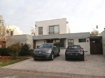 Venta / Casa / Colina