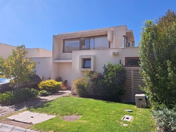 Venta / Casa / Colina