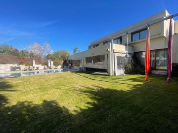 Venta / Casa / Colina