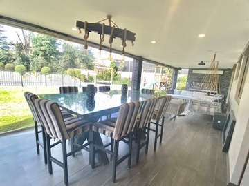 Venta / Casa / Colina