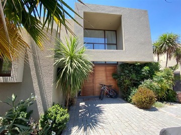 Venta / Casa / Colina