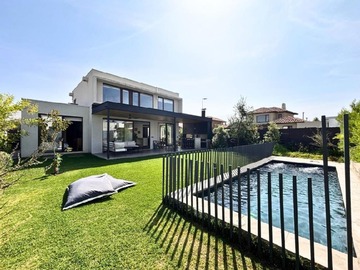Venta / Casa / Colina