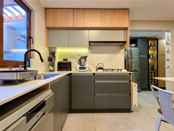 Venta / Casa / Colina