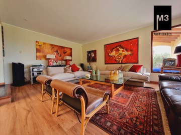 Venta / Casa / Colina