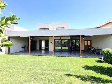 Venta / Casa / Colina