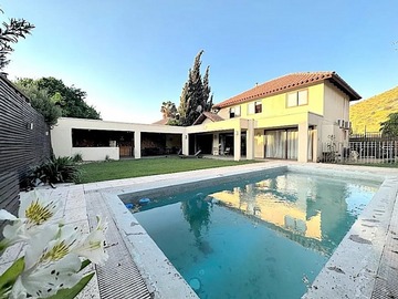 Venta / Casa / Colina