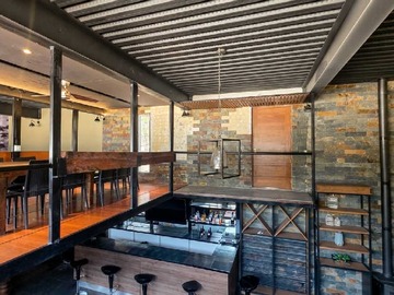 Venta / Casa / Colina