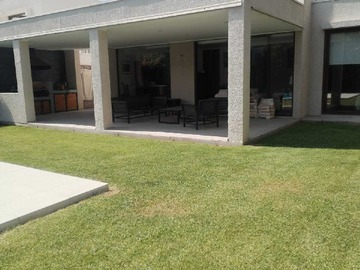 Venta / Casa / Colina