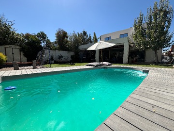 Venta / Casa / Colina