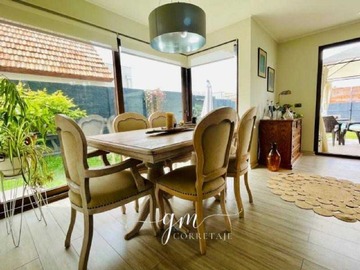 Venta / Casa / Colina