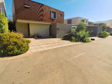 Venta / Casa / Colina