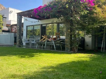 Venta / Casa / Colina